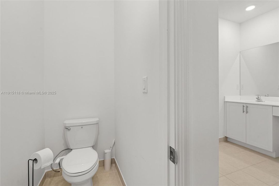 En Venta: $839,999 (4 camas, 3 baños, 3139 Pies cuadrados)