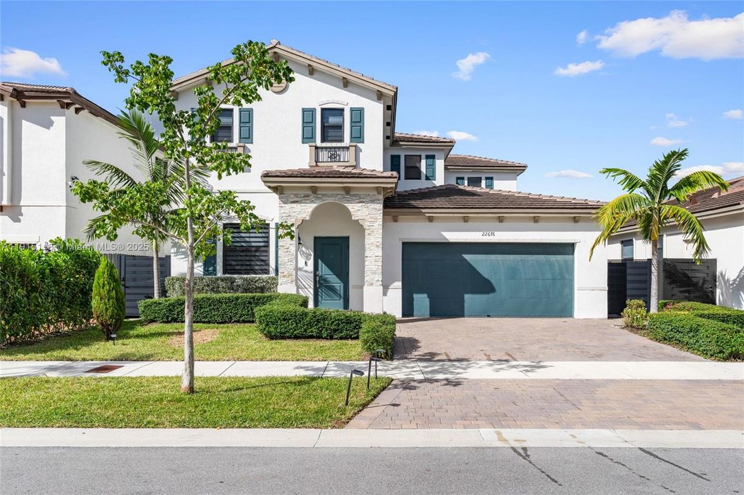 En Venta: $839,999 (4 camas, 3 baños, 3139 Pies cuadrados)