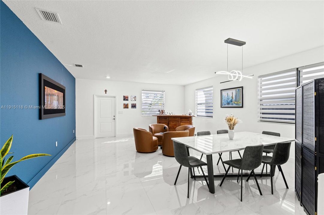 En Venta: $839,999 (4 camas, 3 baños, 3139 Pies cuadrados)