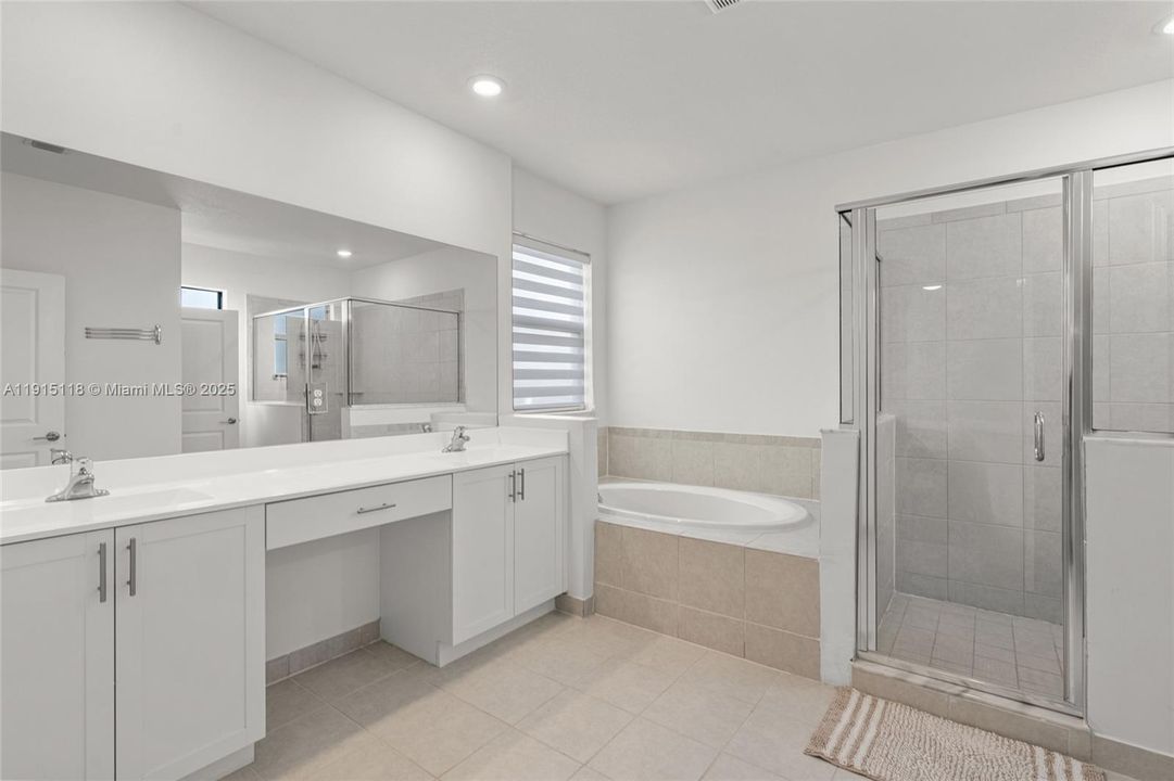 En Venta: $839,999 (4 camas, 3 baños, 3139 Pies cuadrados)