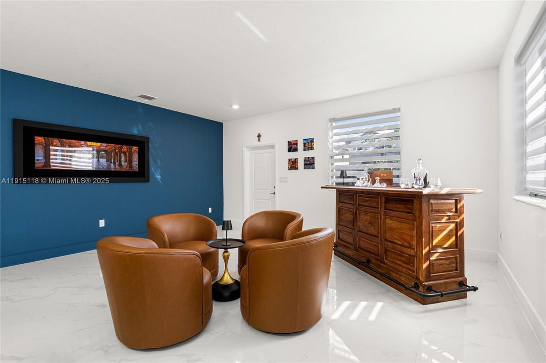 En Venta: $839,999 (4 camas, 3 baños, 3139 Pies cuadrados)