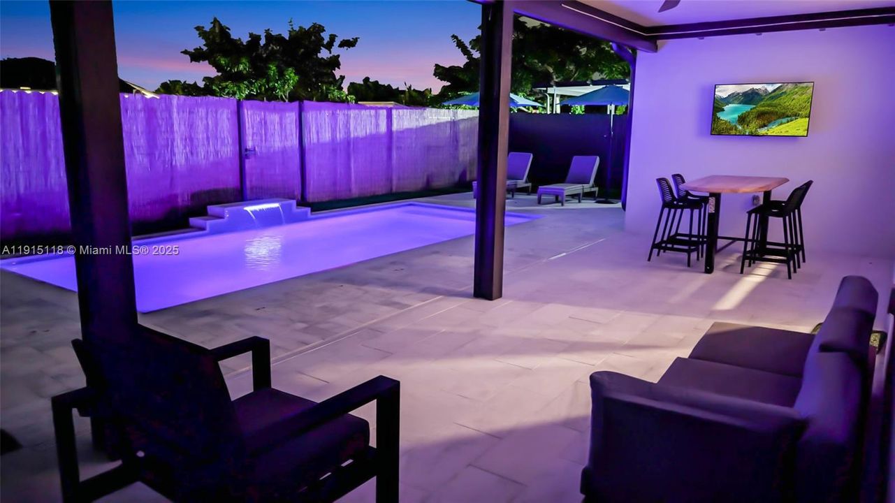 En Venta: $839,999 (4 camas, 3 baños, 3139 Pies cuadrados)