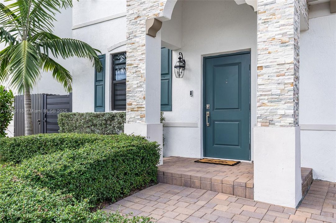 En Venta: $839,999 (4 camas, 3 baños, 3139 Pies cuadrados)