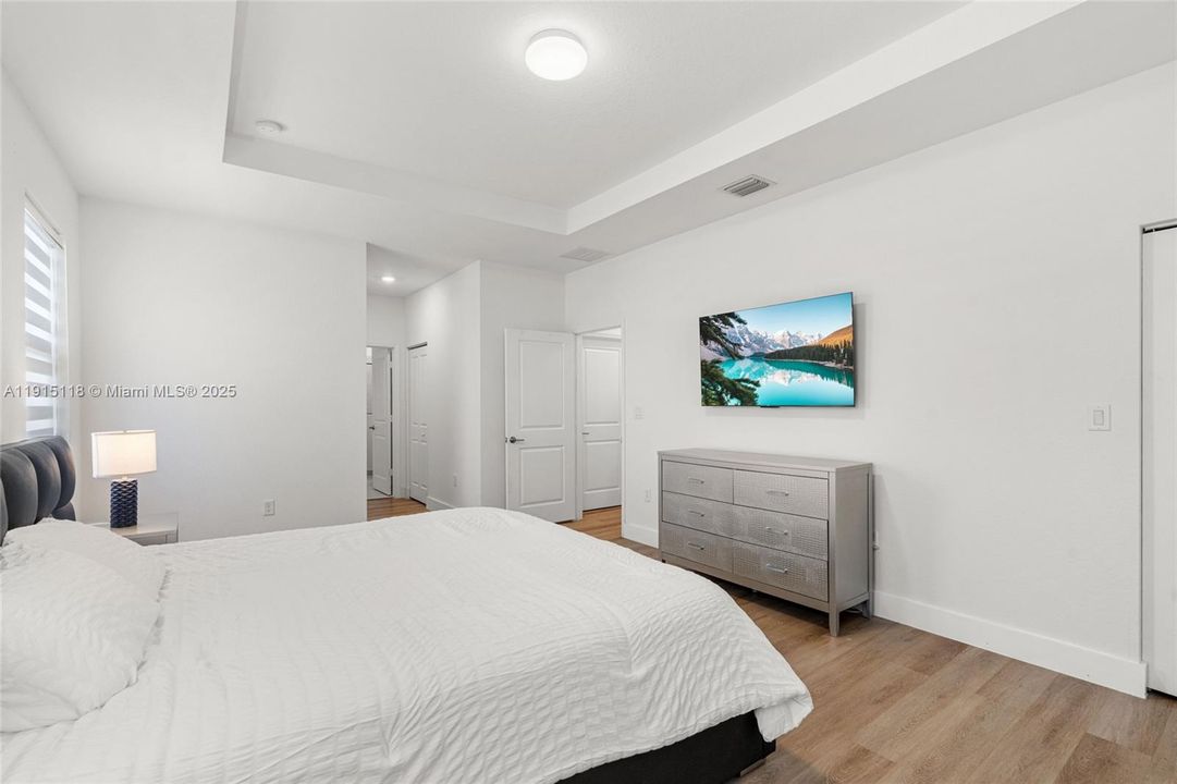 En Venta: $839,999 (4 camas, 3 baños, 3139 Pies cuadrados)