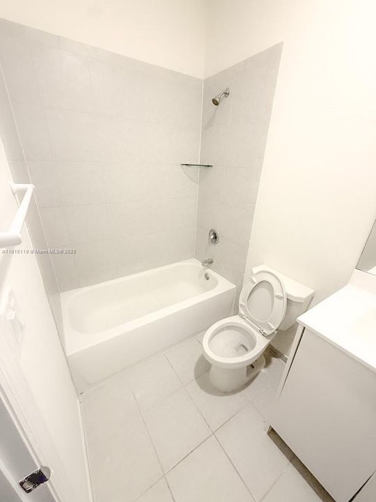 合同活跃: $2,290 (3 贝兹, 2 浴室, 1483 平方英尺)