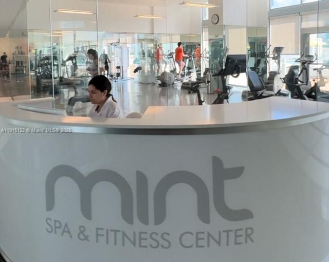 Recently Sold: $650,000 (2 beds, 2 baths, 1389 Square Feet)