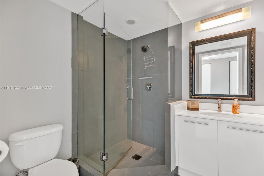 Recently Sold: $650,000 (2 beds, 2 baths, 1389 Square Feet)