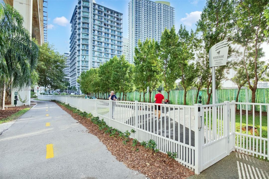 Recently Sold: $650,000 (2 beds, 2 baths, 1389 Square Feet)