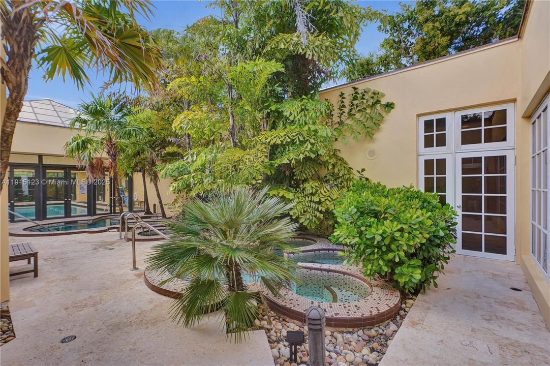 For Sale: $350,000 (2 beds, 2 baths, 1544 Square Feet)