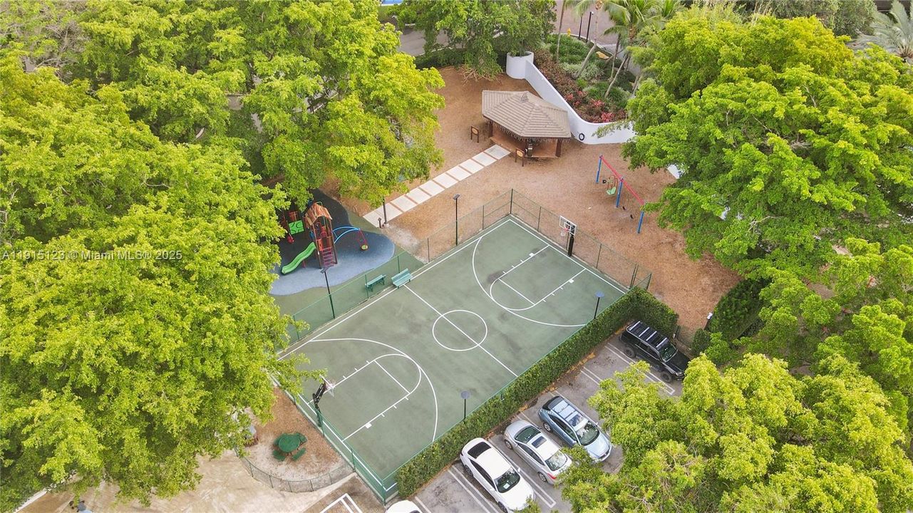 For Sale: $350,000 (2 beds, 2 baths, 1544 Square Feet)