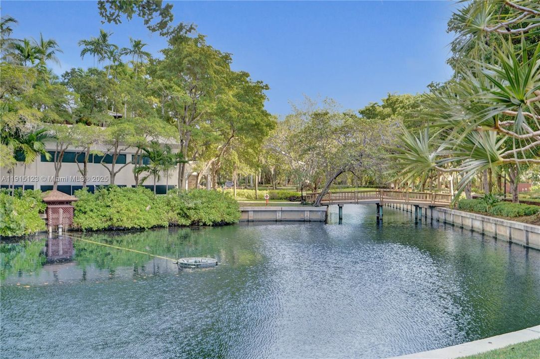 For Sale: $350,000 (2 beds, 2 baths, 1544 Square Feet)