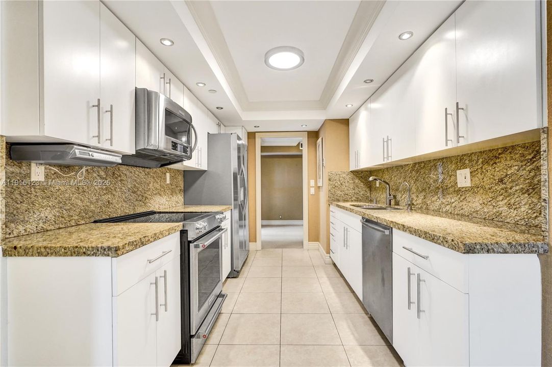 For Sale: $350,000 (2 beds, 2 baths, 1544 Square Feet)