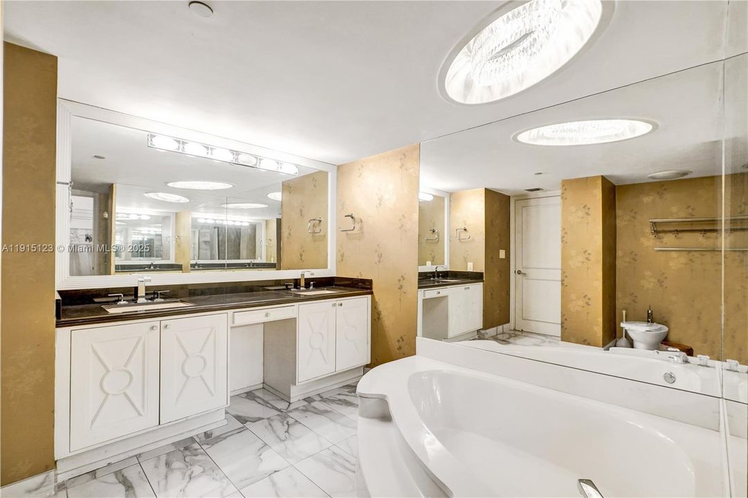 For Sale: $350,000 (2 beds, 2 baths, 1544 Square Feet)