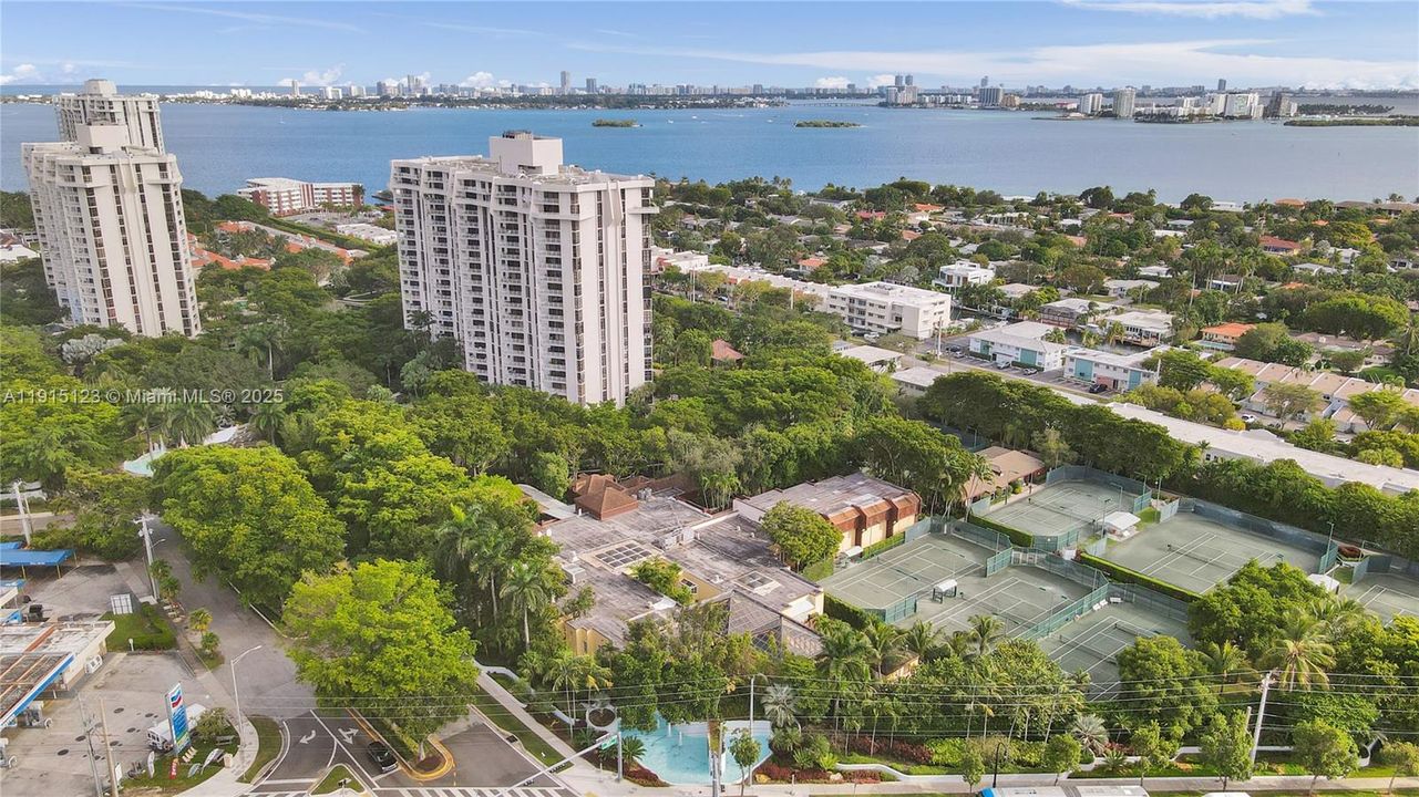 For Sale: $350,000 (2 beds, 2 baths, 1544 Square Feet)