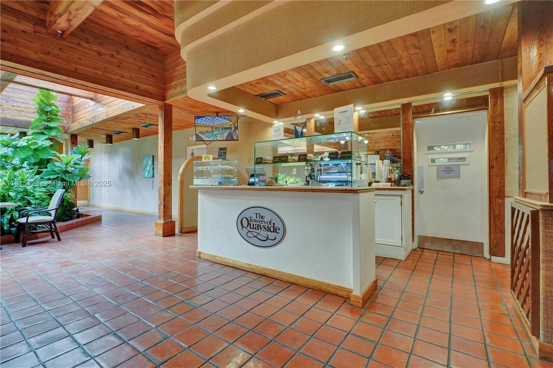 For Sale: $350,000 (2 beds, 2 baths, 1544 Square Feet)