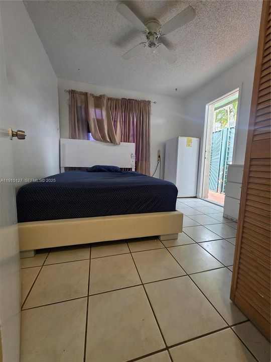 For Rent: $900 (1 beds, 1 baths, 1747 Square Feet)