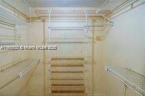 出租: $1,250 (1 贝兹, 1 浴室, 800 平方英尺)