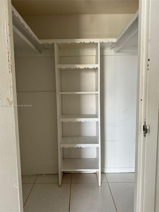 walking closet