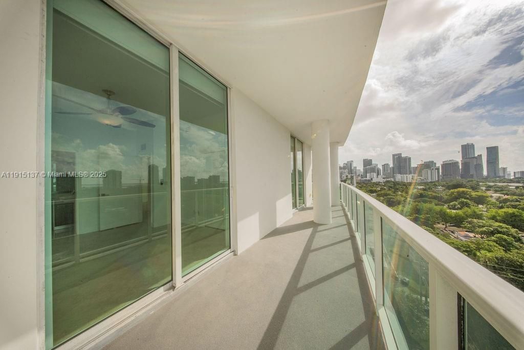 Recently Rented: $4,200 (2 beds, 2 baths, 1059 Square Feet)