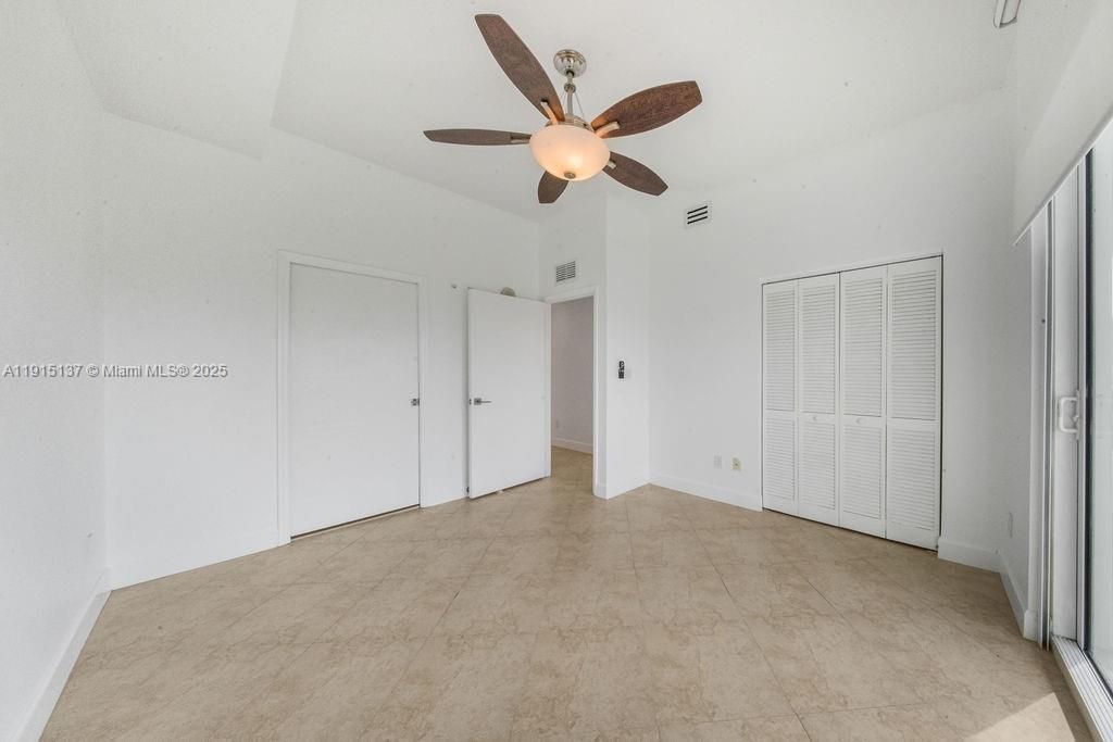Recently Rented: $4,200 (2 beds, 2 baths, 1059 Square Feet)