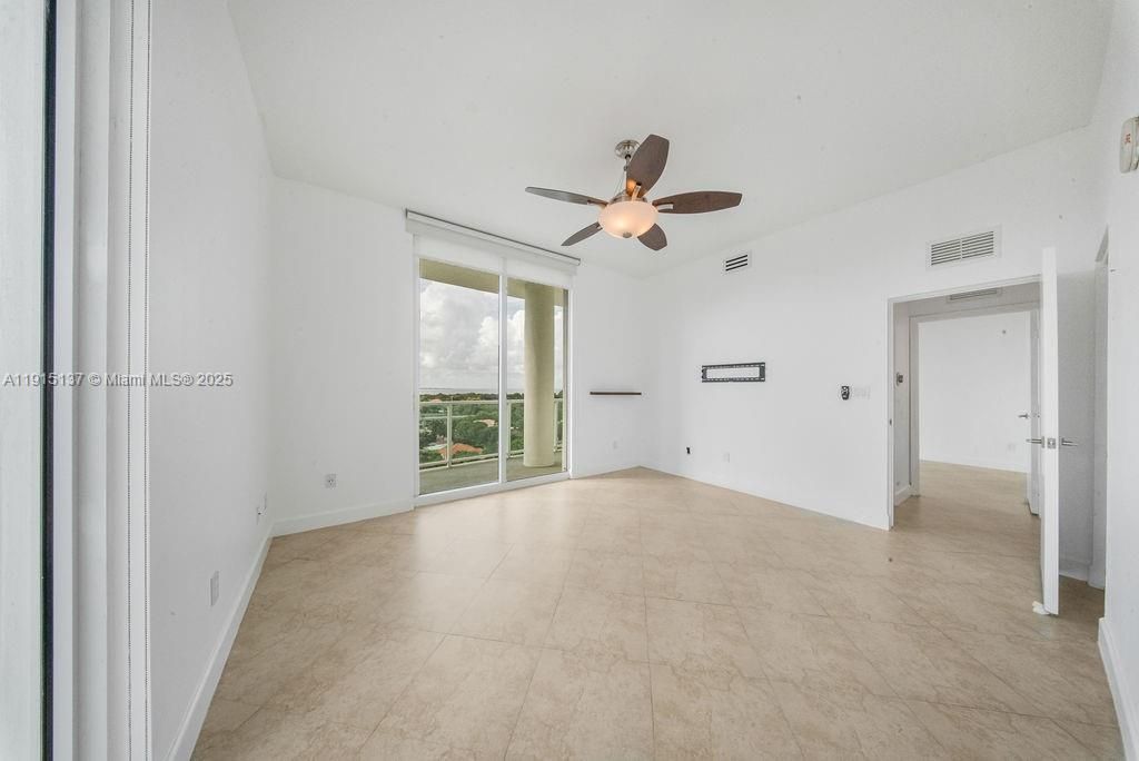 Recently Rented: $4,200 (2 beds, 2 baths, 1059 Square Feet)