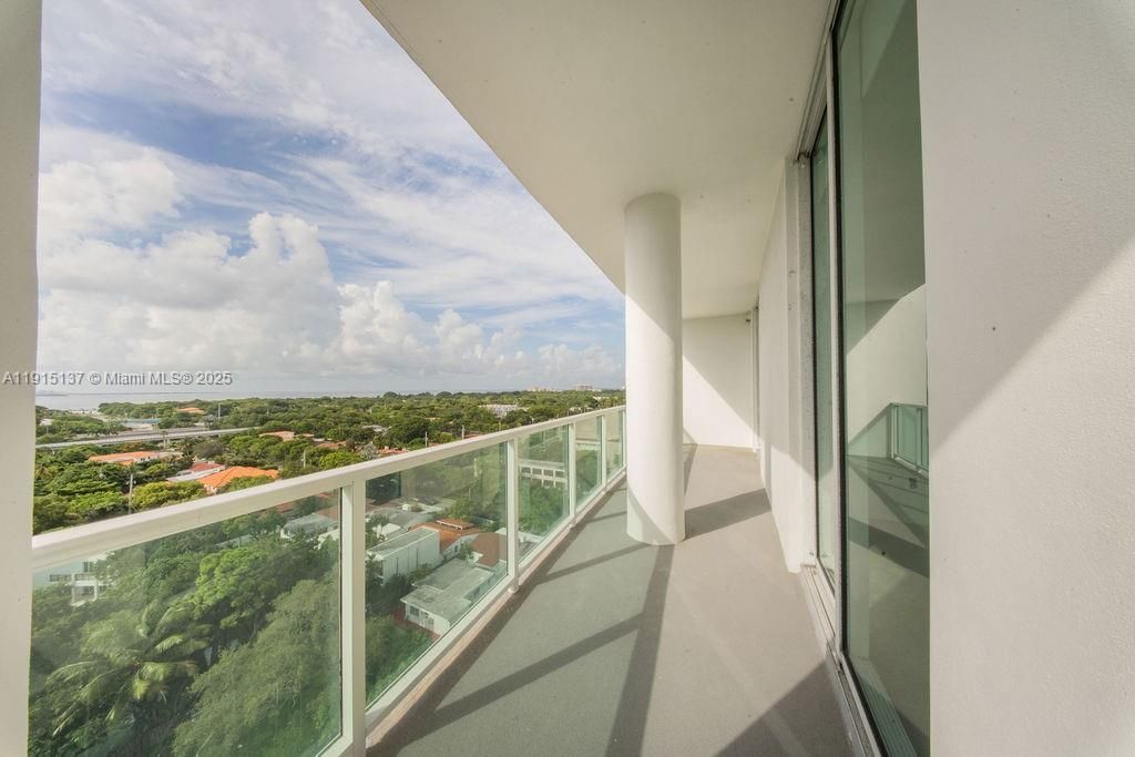 Recently Rented: $4,200 (2 beds, 2 baths, 1059 Square Feet)