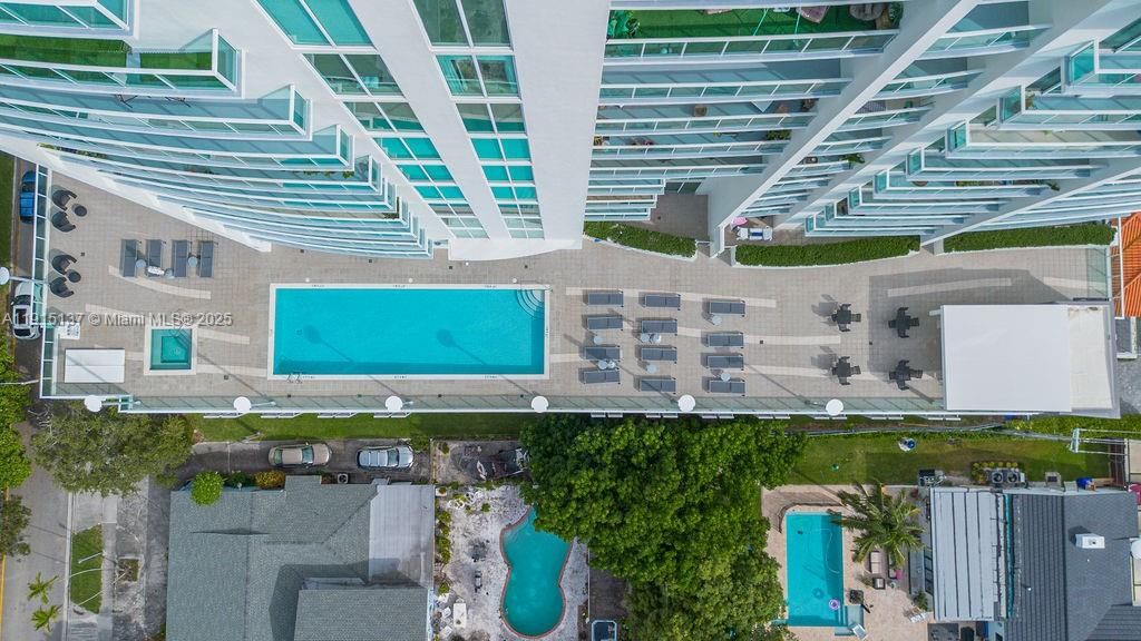 Recently Rented: $4,200 (2 beds, 2 baths, 1059 Square Feet)