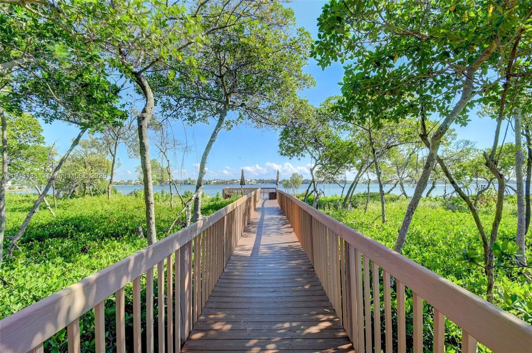 待售: $699,999 (2 贝兹, 2 浴室, 1907 平方英尺)