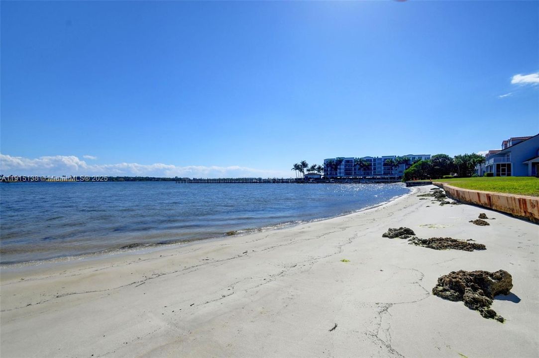 待售: $699,999 (2 贝兹, 2 浴室, 1907 平方英尺)