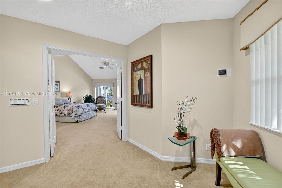 待售: $699,999 (2 贝兹, 2 浴室, 1907 平方英尺)