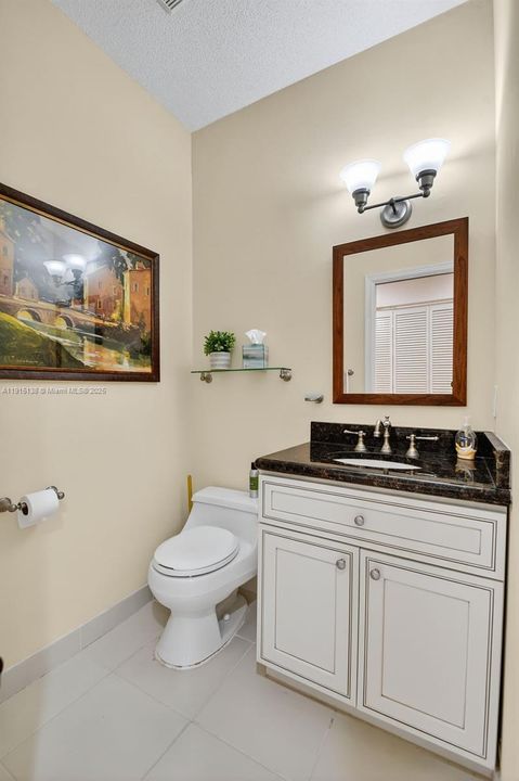 待售: $699,999 (2 贝兹, 2 浴室, 1907 平方英尺)