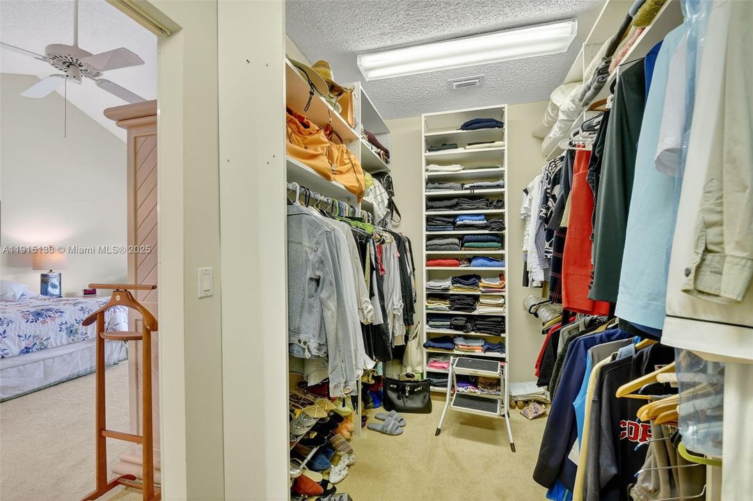 待售: $699,999 (2 贝兹, 2 浴室, 1907 平方英尺)