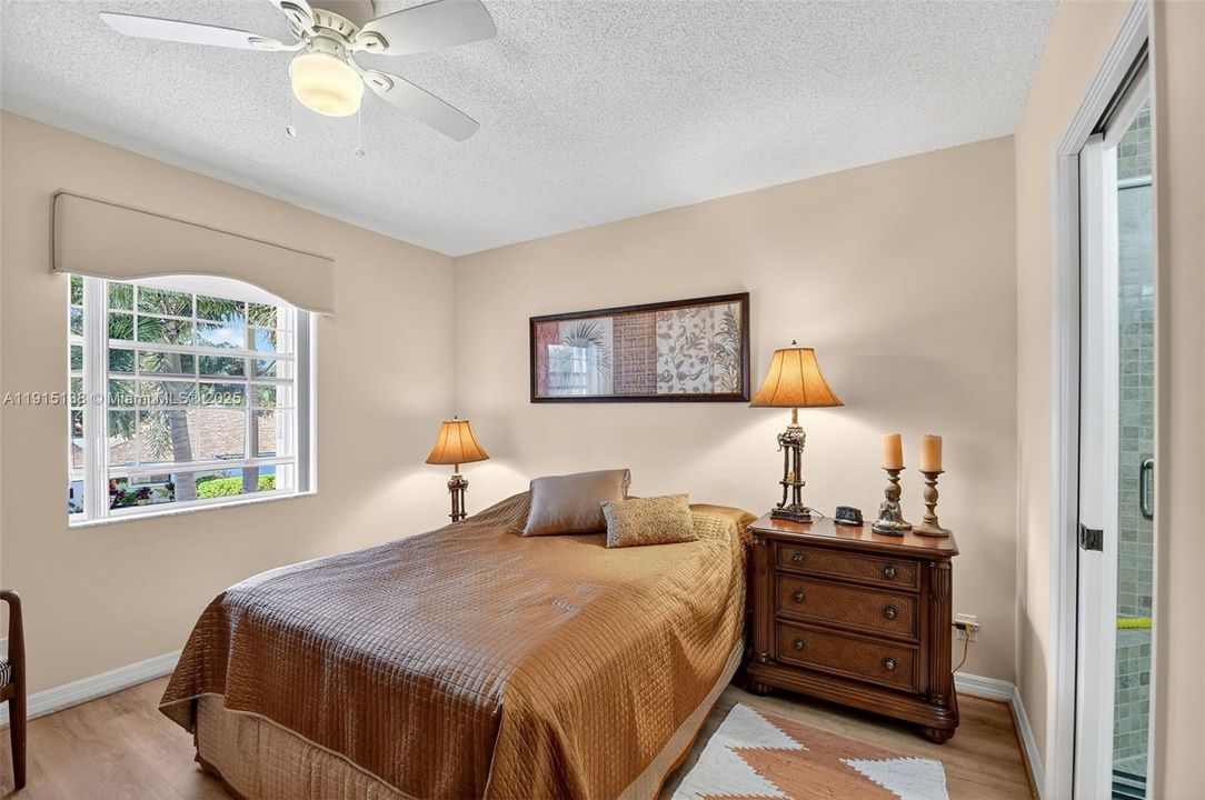 待售: $699,999 (2 贝兹, 2 浴室, 1907 平方英尺)