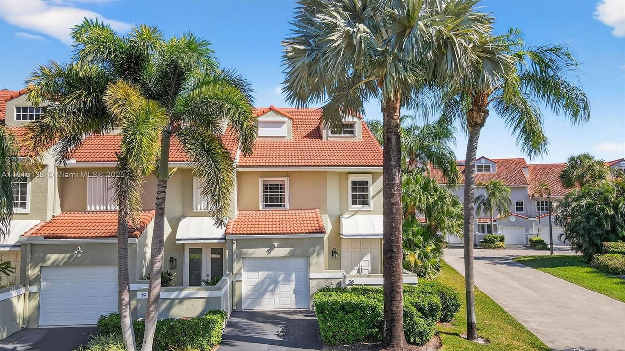 待售: $699,999 (2 贝兹, 2 浴室, 1907 平方英尺)