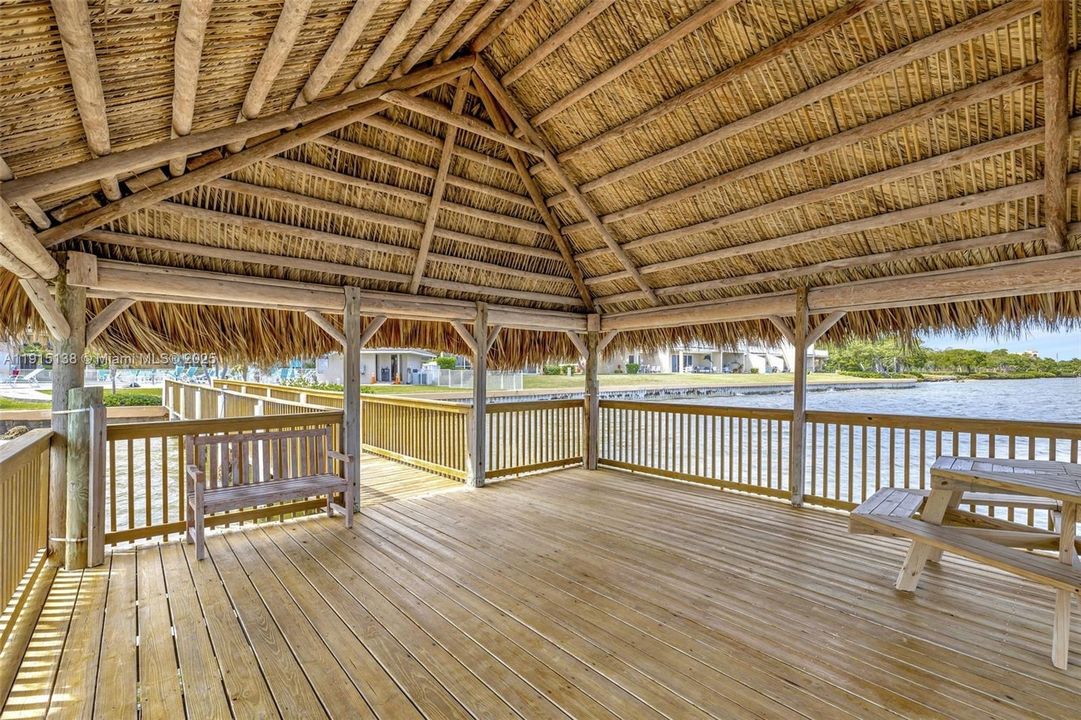 待售: $699,999 (2 贝兹, 2 浴室, 1907 平方英尺)