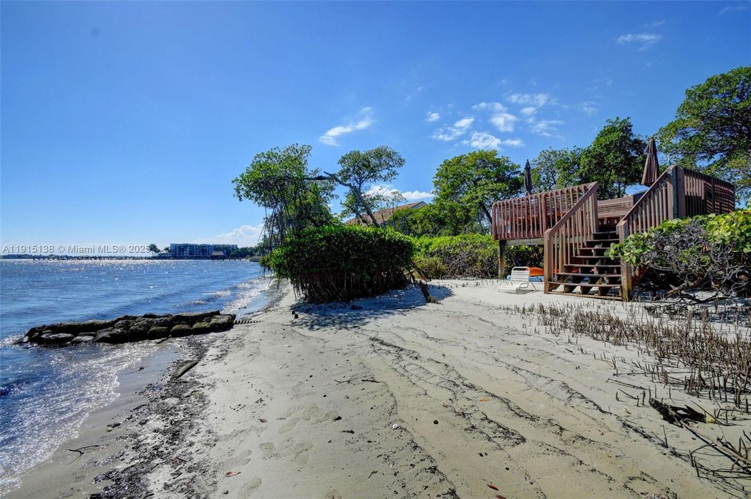 待售: $699,999 (2 贝兹, 2 浴室, 1907 平方英尺)