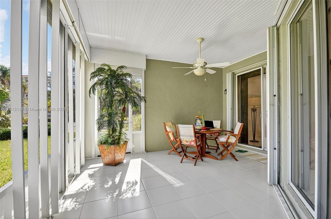 待售: $699,999 (2 贝兹, 2 浴室, 1907 平方英尺)