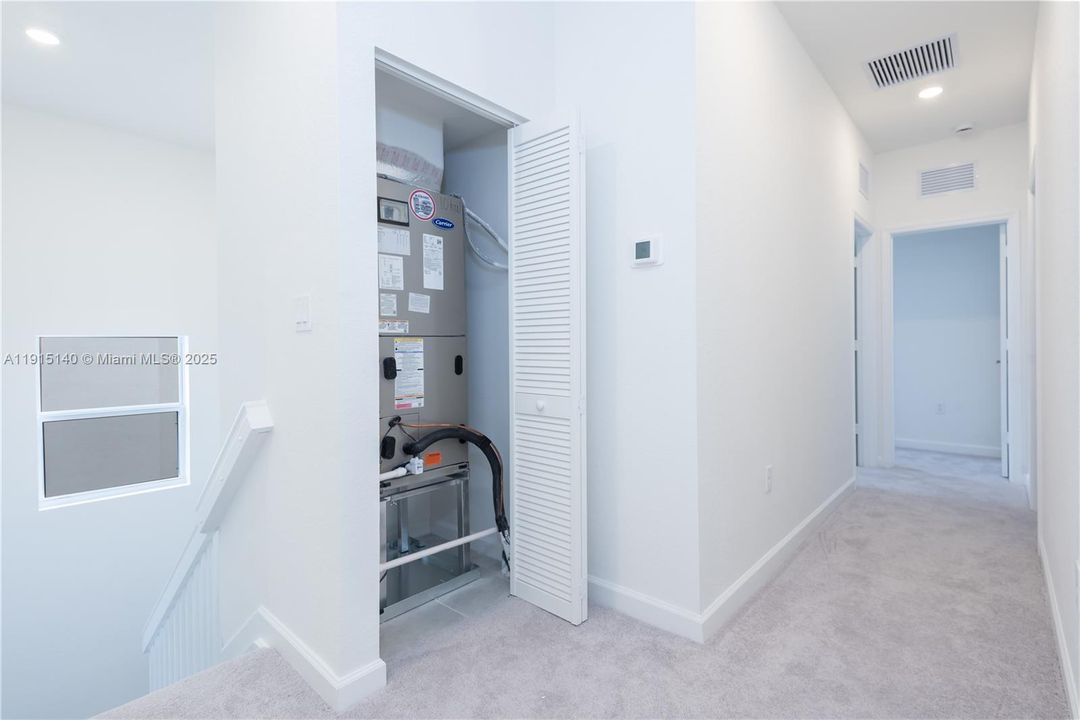 En Renta: $4,800 (5 camas, 3 baños, 3033 Pies cuadrados)