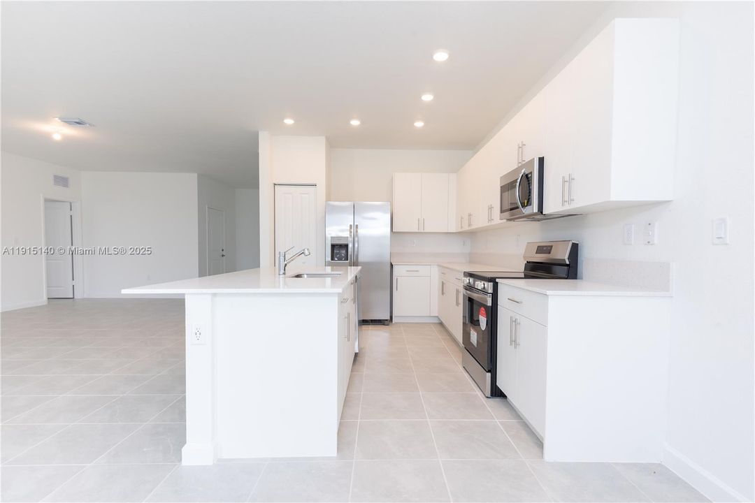 En Renta: $4,800 (5 camas, 3 baños, 3033 Pies cuadrados)