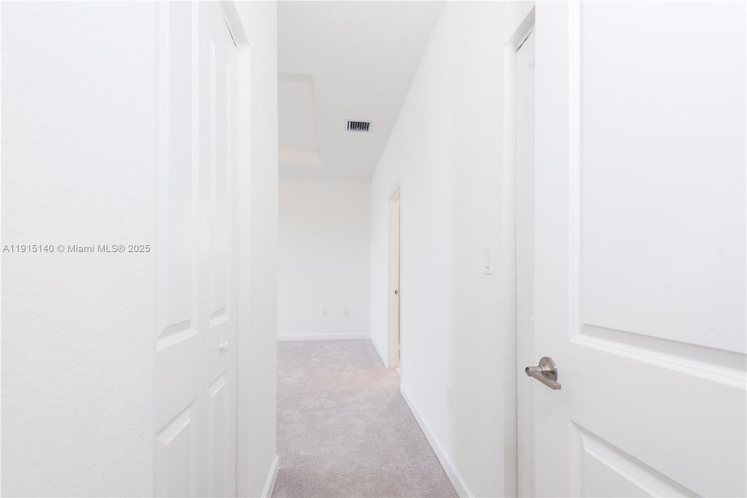 En Renta: $4,800 (5 camas, 3 baños, 3033 Pies cuadrados)