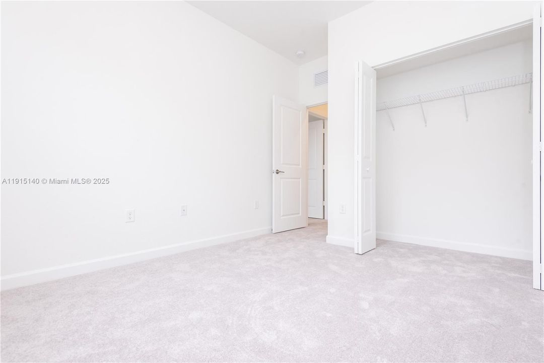 En Renta: $4,800 (5 camas, 3 baños, 3033 Pies cuadrados)