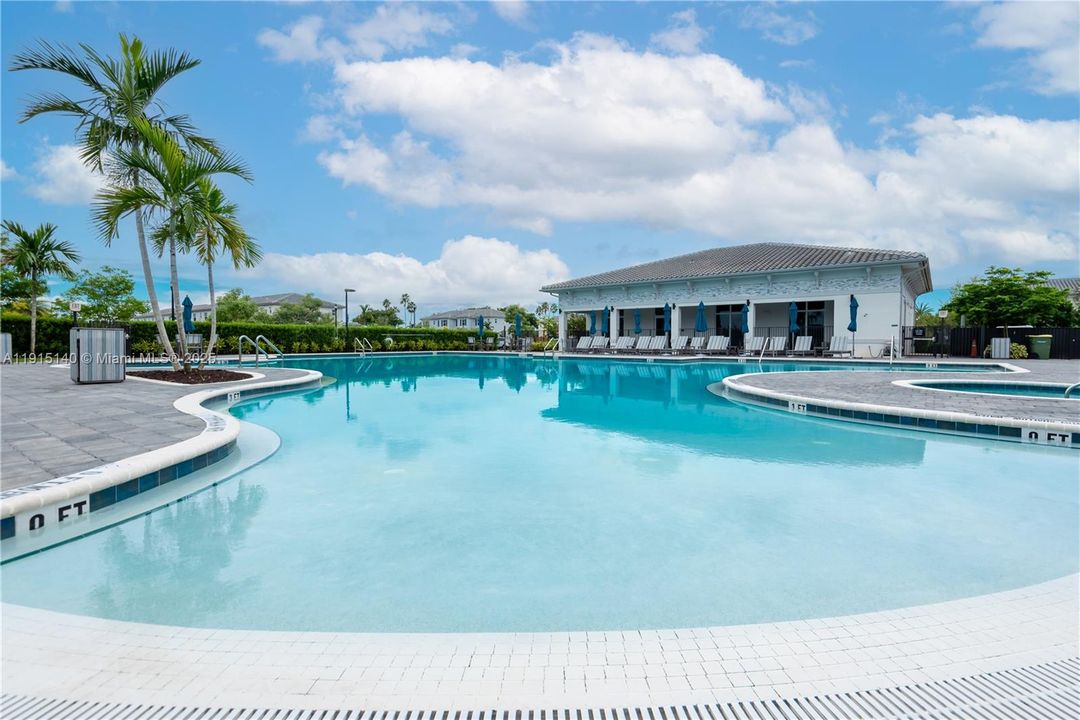 En Renta: $4,800 (5 camas, 3 baños, 3033 Pies cuadrados)