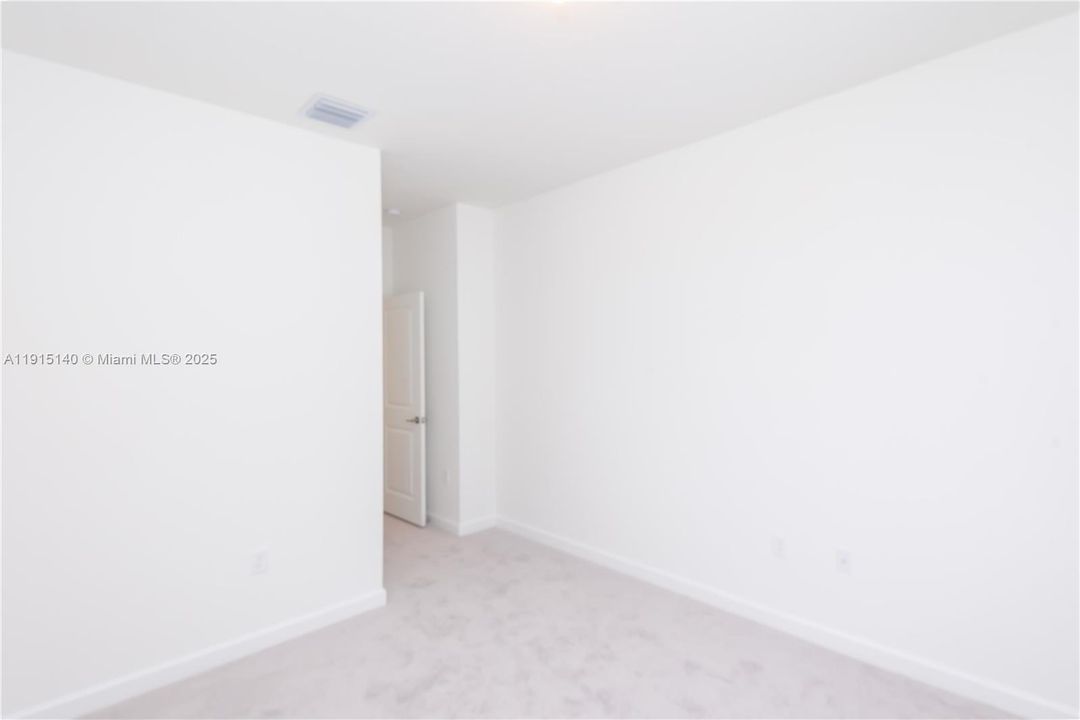 En Renta: $4,800 (5 camas, 3 baños, 3033 Pies cuadrados)