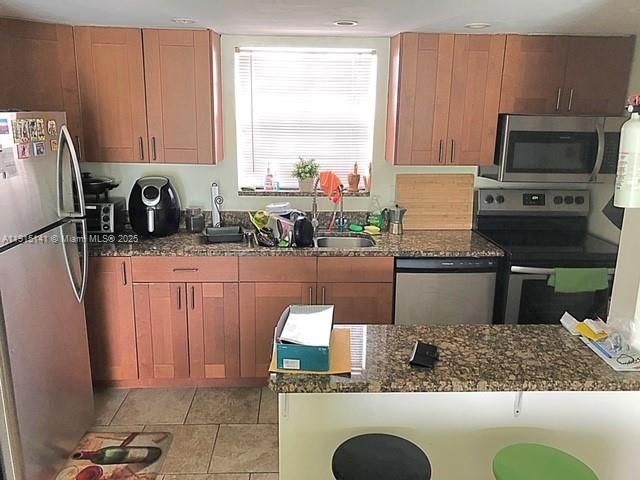 For Sale: $195,000 (1 beds, 1 baths, 700 Square Feet)