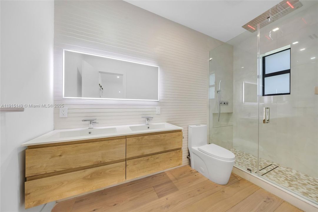 Activo con contrato: $1,180,000 (3 camas, 3 baños, 1562 Pies cuadrados)