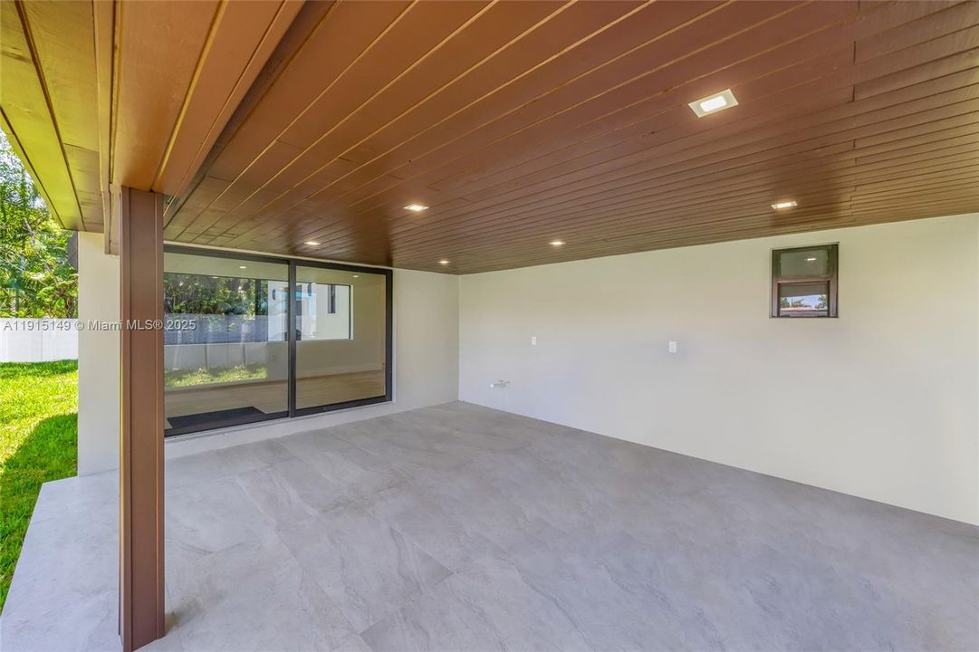 Activo con contrato: $1,180,000 (3 camas, 3 baños, 1562 Pies cuadrados)