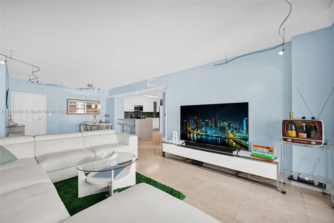 For Sale: $869,000 (3 beds, 2 baths, 1510 Square Feet)