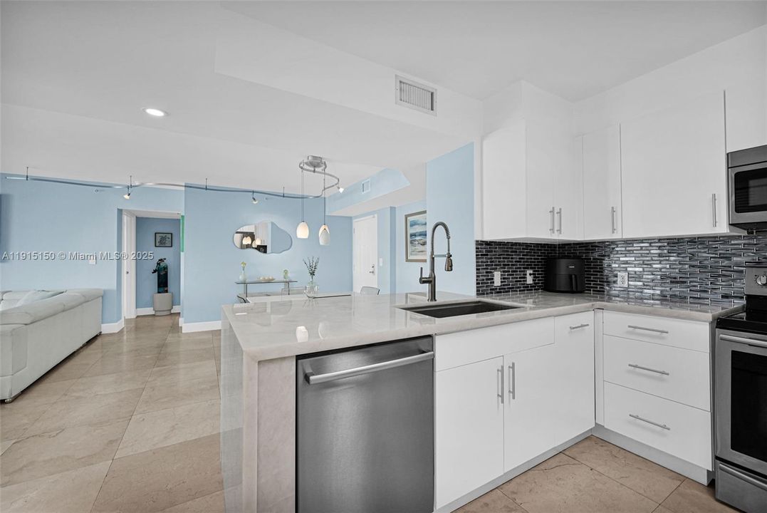 For Sale: $869,000 (3 beds, 2 baths, 1510 Square Feet)