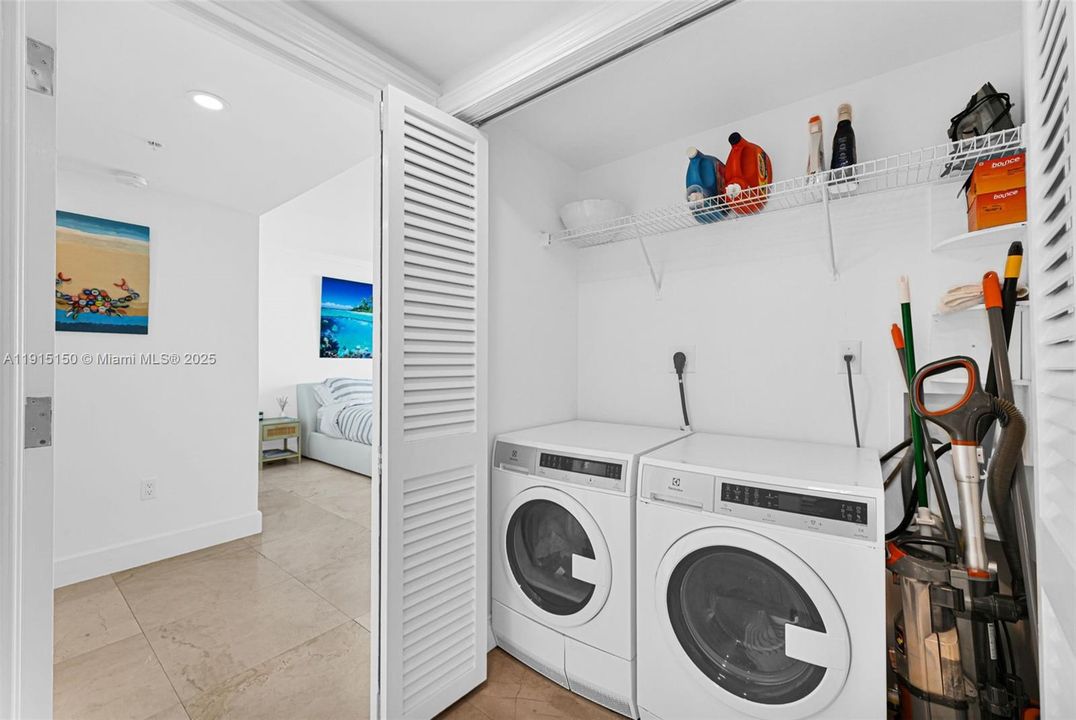 For Sale: $869,000 (3 beds, 2 baths, 1510 Square Feet)