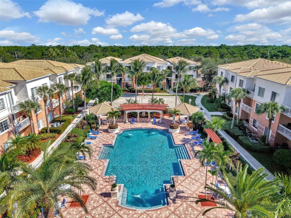 For Sale: $349,000 (2 beds, 2 baths, 1213 Square Feet)